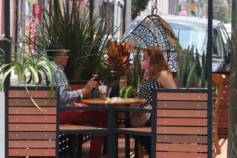 Colocan más parklets en la capital; serán 16 los que instale la Comuna