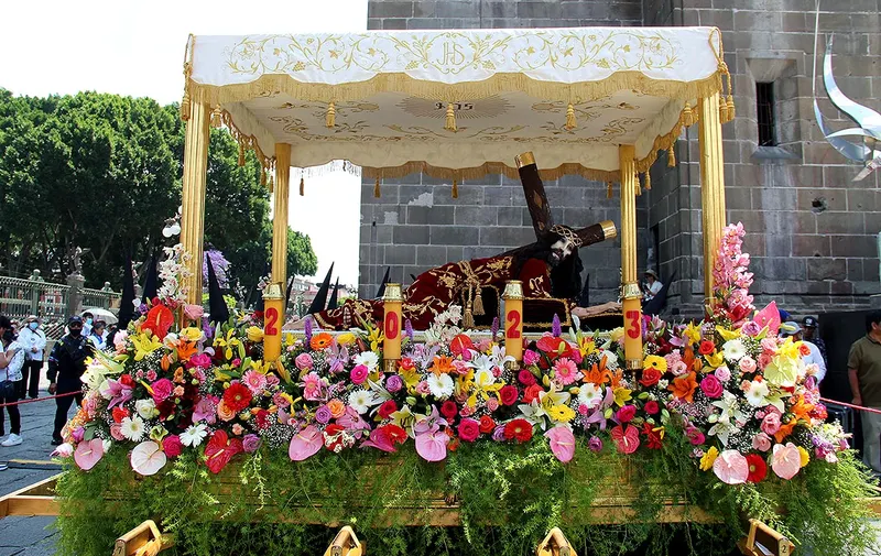 senor-de-las-maravillas-procesion-de-viernes-santo