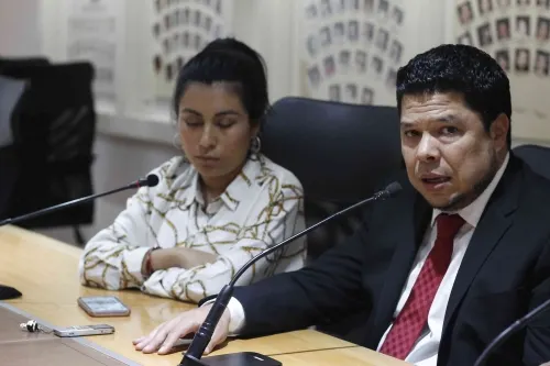 Biestro niega que Congreso apruebe “traje a la medida” para funcionarios