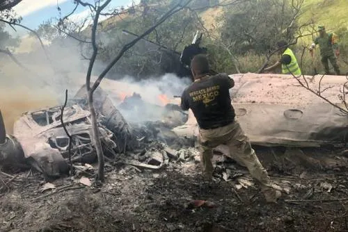 Avioneta se desploma en Atizapán; reportan 2 muertos