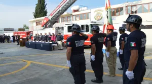 Bomberos se distinguen por su honor, capacitación y compromiso: Almeida