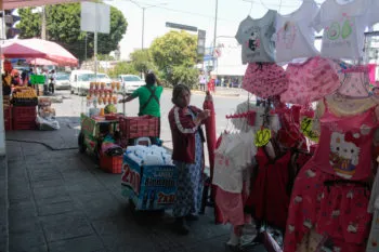 Ayuntamiento de Puebla recauda siete millones de pesos por permisos temporales a comerciantes informales