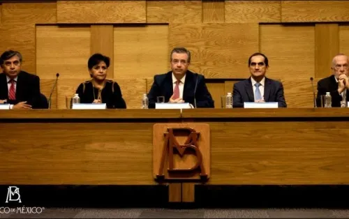 Banxico recorta pronóstico de crecimiento para el 2019