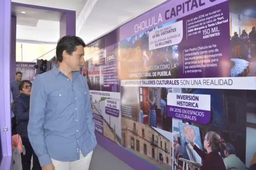 Logros del gobierno de San Pedro Cholula se exponen en la plaza pública