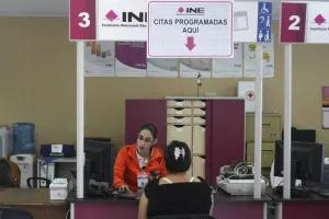 Entregó INE material a los 300 distritos electorales del país