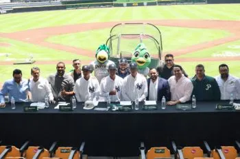 Sueño en marcha: Yankees de Nueva York firma a tres jóvenes lanzadores poblanos formados en la Academia de Pericos