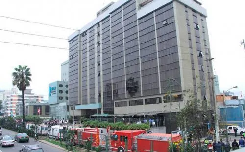 Explosión en hospital de Lima causada por dos hermanos para vengar a su madre: autoridades