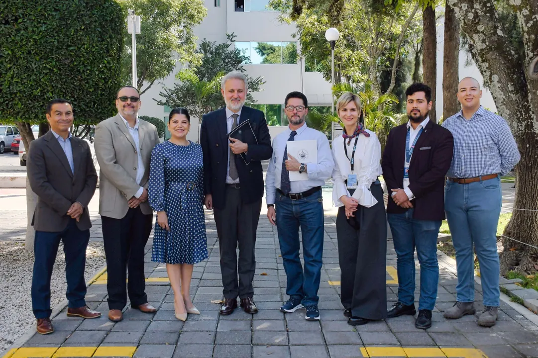 Conferencia de embajador de Rumania en BUAP