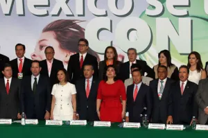 Asiste PFC a Sesión Política Permanente en el CEN del PRI