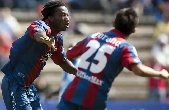 Potros derrota de visitante al maltrecho Puebla por 2-1