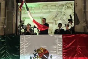 Moreno Valle da Grito de Independencia frente a 10 mil poblanos