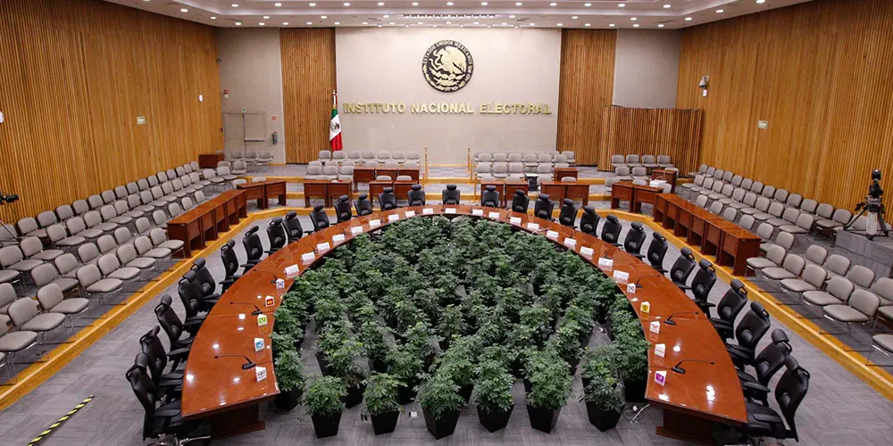 reunión con INE