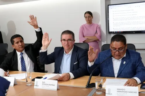 En Comisión diputados avalan 67 leyes de ingresos de municipios de Puebla