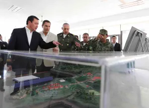 Coordinados enfrentamos inseguridad en Puebla: Osorio Chong