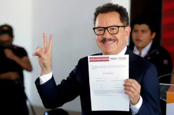 Se registra Ignacio Mier como aspirante a gobernador de Puebla