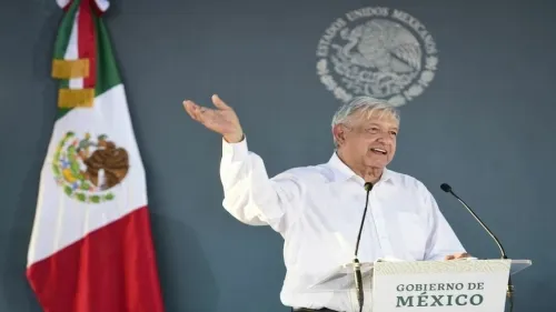 Se reúne AMLO con integrantes de la familia LeBarón en Bavispe, Sonora