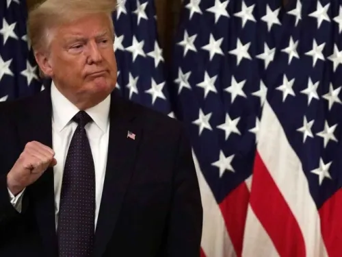 Trump promulga ley que prevé sanciones por trato de China