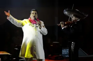 En concierto del sábado, Juan Gabriel lució normal
