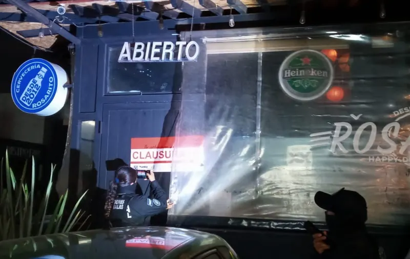 Clausura-del-bar-rosarito
