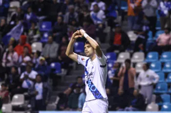 Puebla rompe mala racha y celebra su primer triunfo en casa