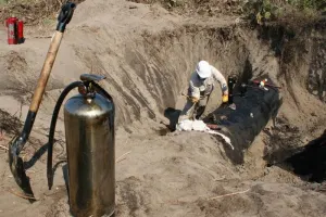 Almeida responsabiliza a Pemex de constante robo de combustible