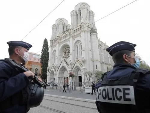 Francia endurece control de fronteras tras ataque terrorista