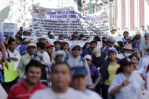 Marcha contra privatización del agua en Puebla
