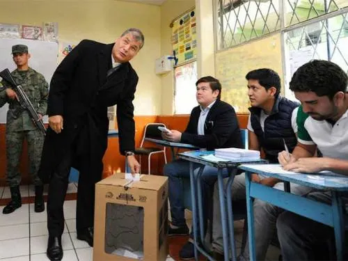 Elecciones en Ecuador, decisivas para Latinoamérica: Correa
