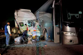 Choca autobús de Los Telez en la Puebla-Orizaba; muere el mánager de la agrupación