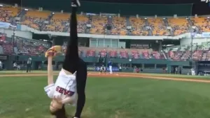 VIDEO: Conoce a la pitcher más sexy