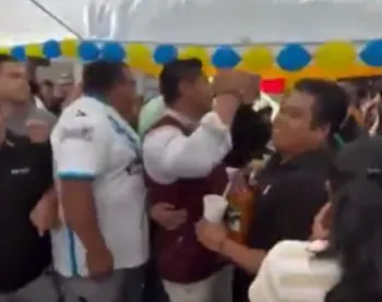Provocan simpatizantes de Filomeno Sarmiento zafarrancho en pleno festejo de día del niño