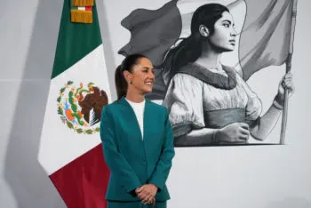 Claudia Sheinbaum arranca 2025 con alta aprobación popular y respaldo en programas sociales