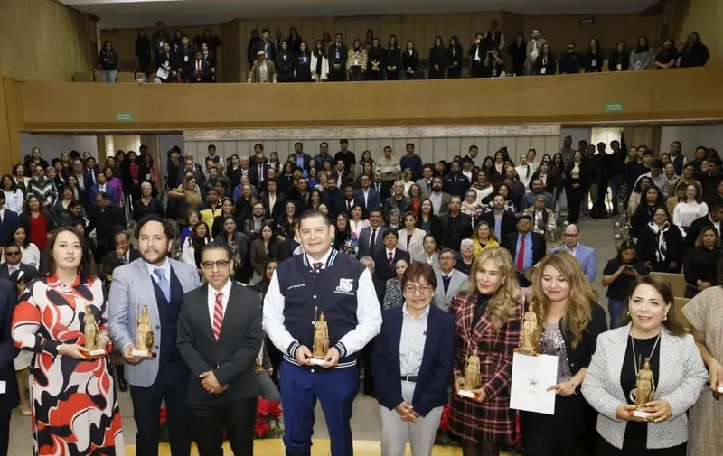 alejandro-armenta-presea-minerva-buap