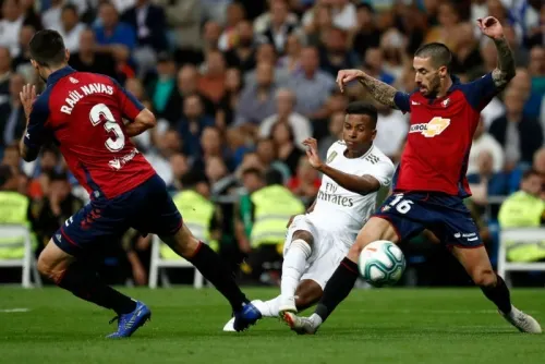 Real Madrid gana 2-0 a Osasuna y es único líder en España