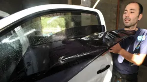 Remiten 1,100 autos por circular con vidrios polarizados