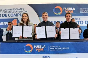 Entrega Gali aula de medios, cumple cuarto compromiso