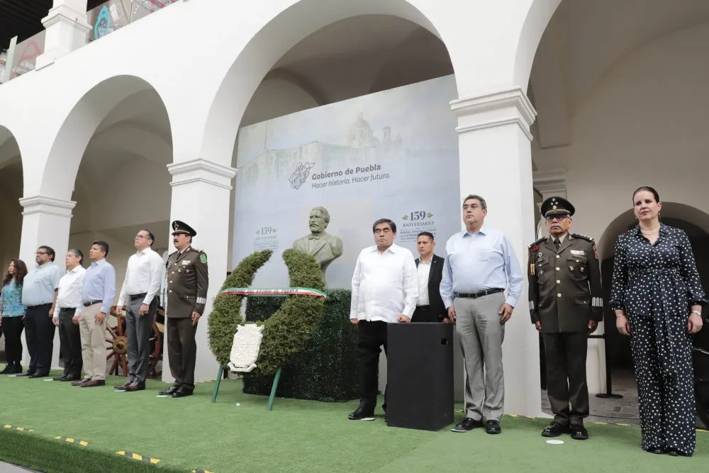 Defender intereses del pueblo , pilar para consolidar la patria, destaca MBH