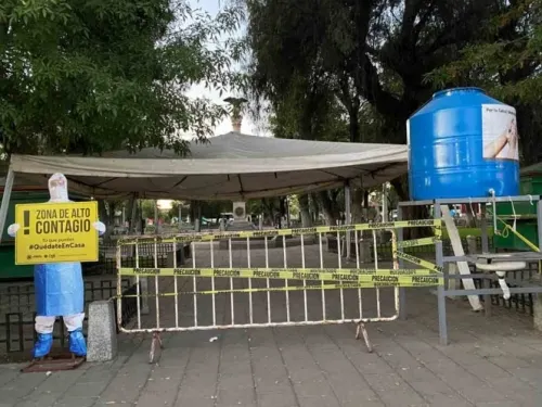 Cierran plazas públicas en Durango ante incremento de covid