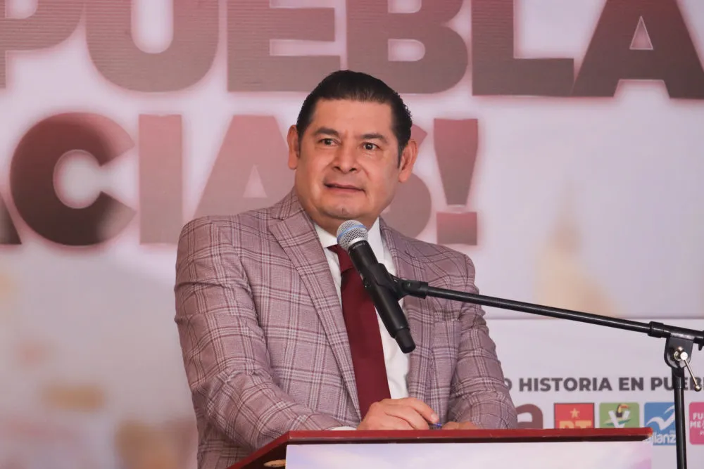 Alejandro Armenta viajará esta semana a Nueva York para reunirse con migrantes
