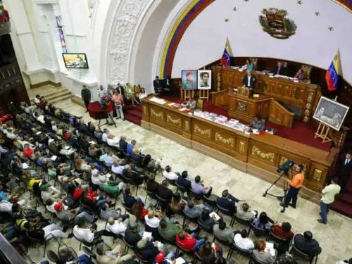 Asamblea venezolana quita ‘fuero’ a Juan Guaidó
