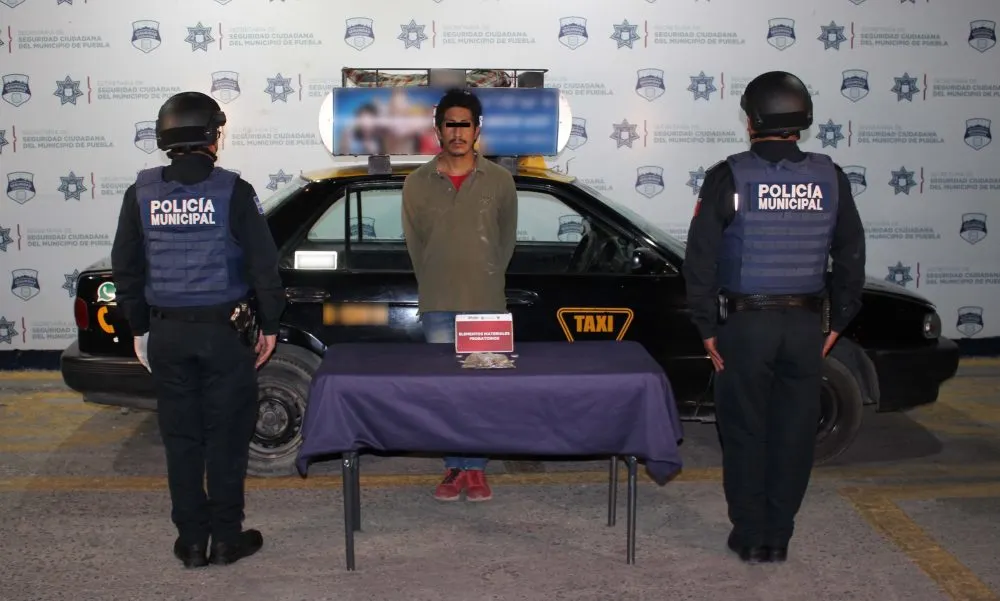 Detuvo policía municipal de Puebla a hombre presuntamente relacionado en un robo cometido en la presidencia auxiliar de Romero Vargas