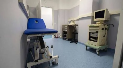 Instalan unidades móviles médicas para personas sin hogar en El Vaticano