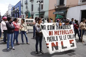 Marchan organizaciones en apoyo al magisterio disidente