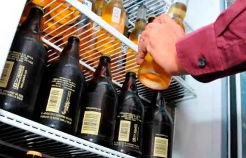 Ayuntamiento contrató despacho externo para evaluar horario de bebidas alcohólicas;no hay operativos