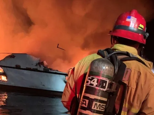 Al menos 4 muertos por incendio de barco en California