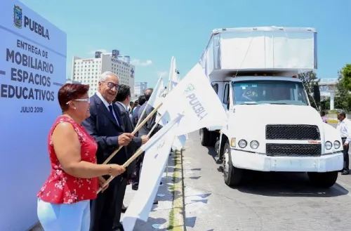 Gobierno estatal inicia el equipamiento de escuelas de 141 municipios