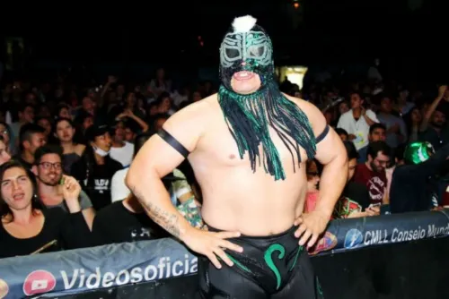 Video :Misterioso Jr. denuncia que muerte de su hija fue por negligencia del IMSS