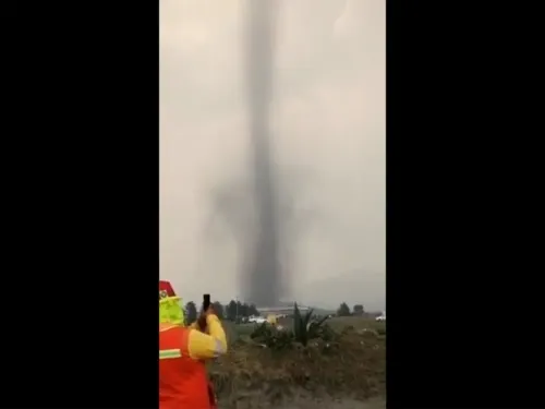 En video, el doble tornado que sorprendió a Tlaxcala