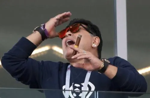 Maradona pide disculpas a la Fifa por comentarios inapropiados