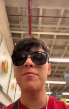 Influencer argentino queda sorprendido por la variedad de productos en un Walmart de México